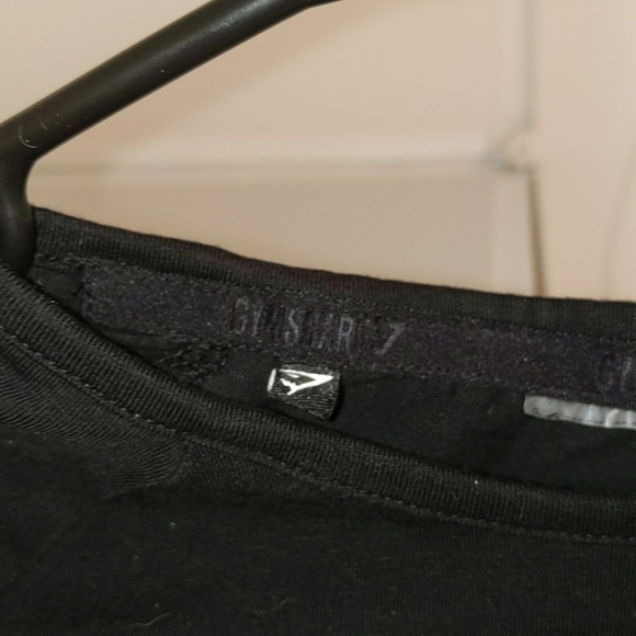 • GymShark Cropped Long Sleeve Shirt • - Picture 5 of 7